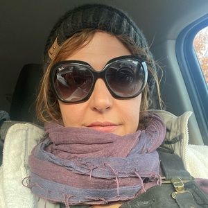 Meet your Posher, Holly